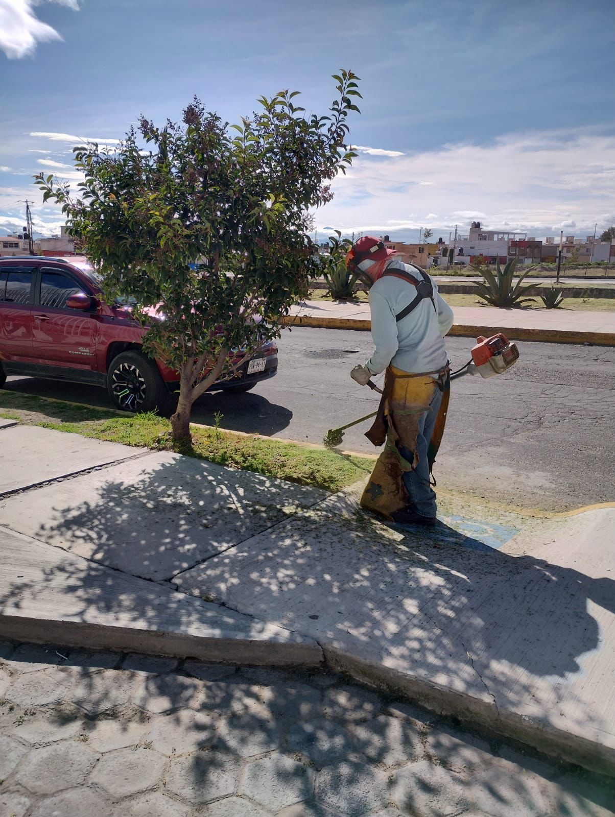 Servicios municipales refuerza labores de limpieza y mantenimiento en diferentes espacios de Huamantla